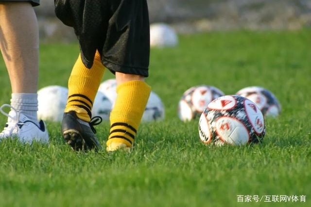 列车占座事件与铁路部门回应